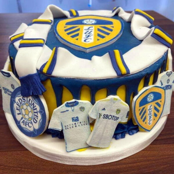 Leeds United Cake - Classic Scarf & Shirts Edition
