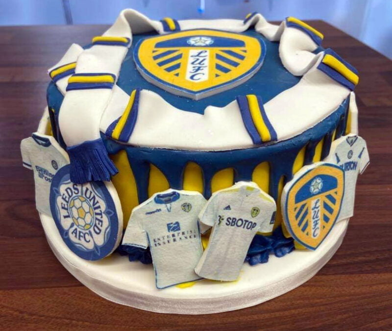 Leeds United Cake - Classic Scarf & Shirts Edition
