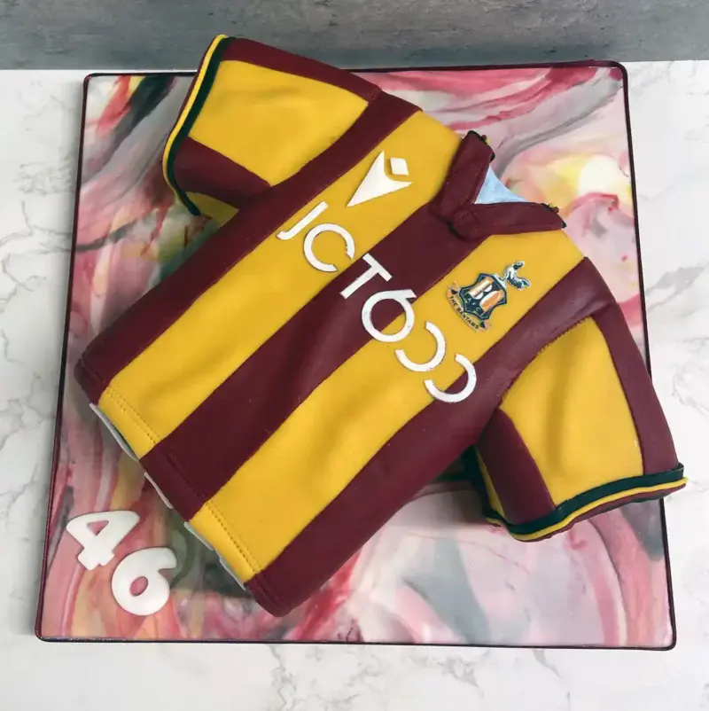 Bradford City Cake - Home Shirt (Any Season) - Image 5