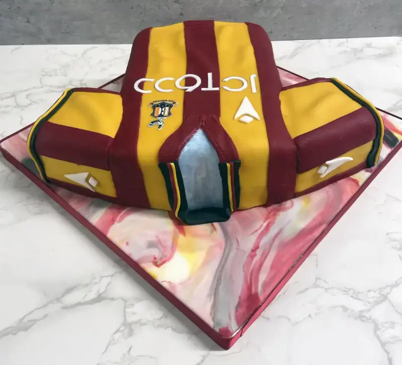 Bradford City Cake - Home Shirt (Any Season) - Image 7