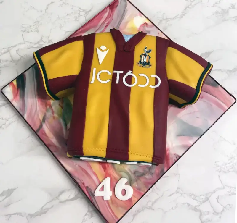 Bradford City Cake - Home Shirt (Any Season) - Image 3